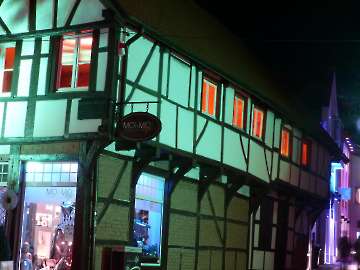 RE leuchtet